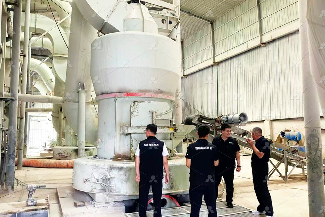 黎明重工现代化生产基地全景，展示其强大的研发制造实力